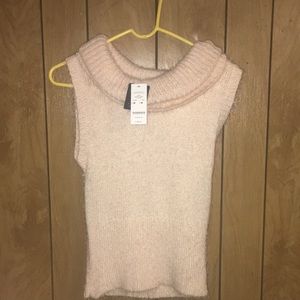 BeBe Sleevless Cowl knock sweater
